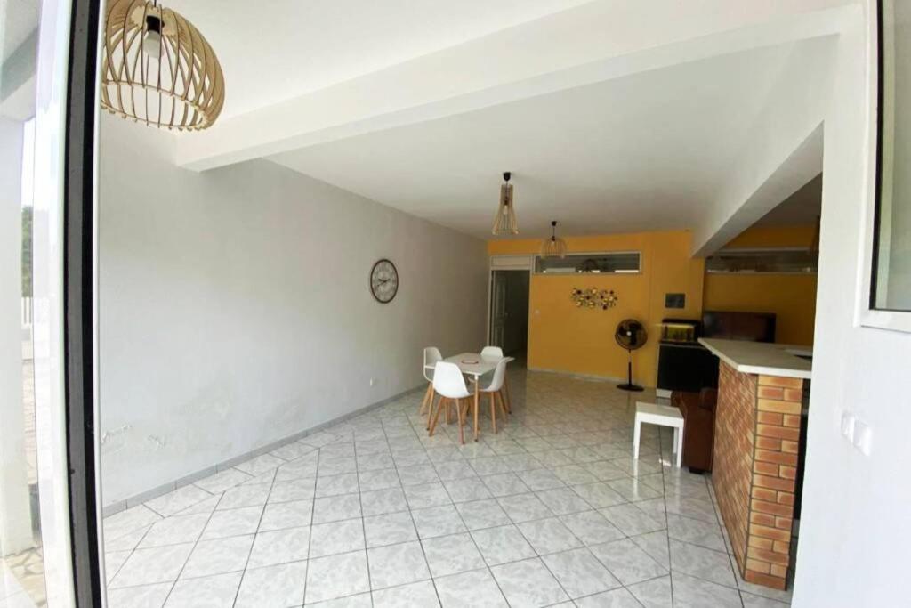Charmant Appartement Avec Piscine Le Robert Exteriér fotografie