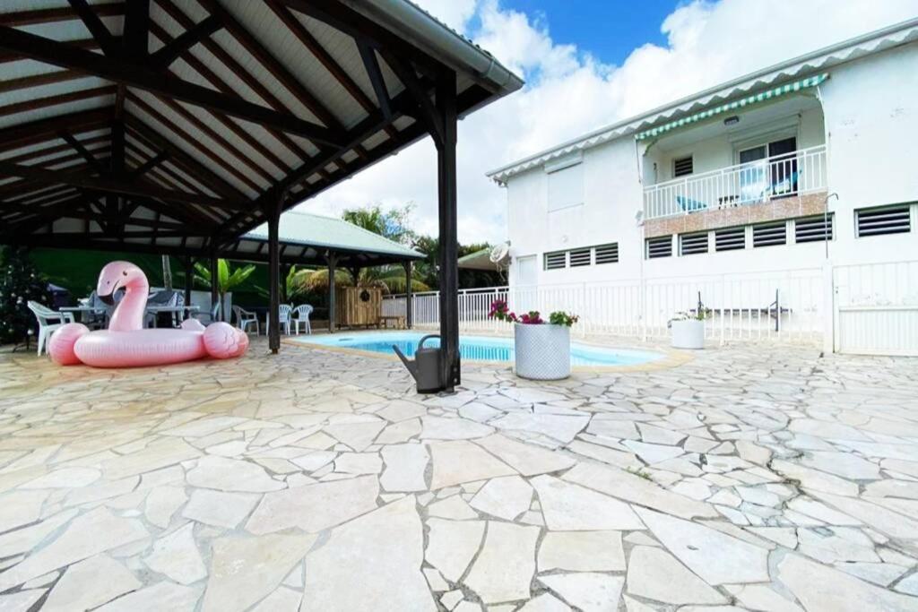 Charmant Appartement Avec Piscine Le Robert Exteriér fotografie