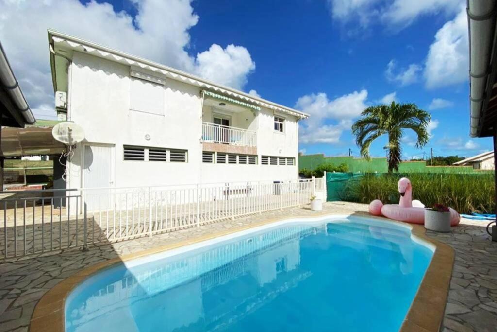 Charmant Appartement Avec Piscine Le Robert Exteriér fotografie